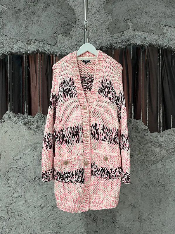 Chanel Chanel Pink Long Sleeve Cardigan for Ladies 0089 Size ONE SIZE - 1 Thumbnail
