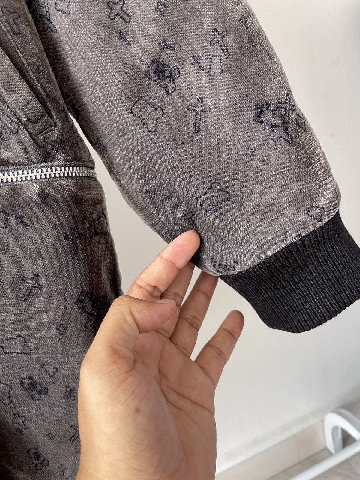Jun Takahashi F/W2002 Undercover ‘Witch Cell Division’ Cross Bear Jacket Size US M / EU 48-50 / 2 - 16 Thumbnail