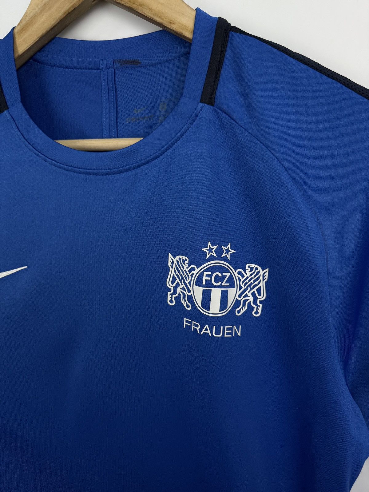 Nike 🇨🇭 Nike FCZ Zurich Switzerland Suisse Swiss Soccer T-Shirt Size US M / EU 48-50 / 2 - 4 Thumbnail