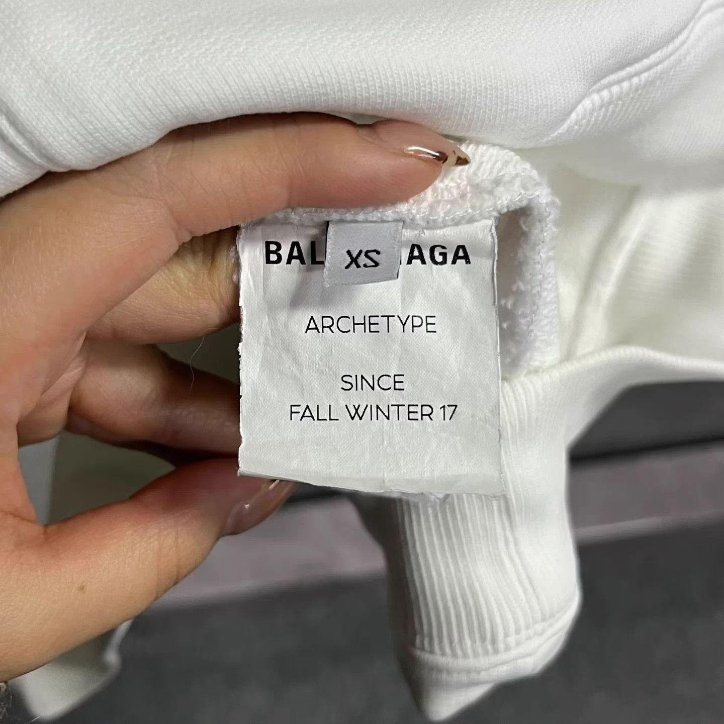 Balenciaga Balenciaga White Printed Logo Hoodie XS Size XS / US 0-2 / IT 36-38 - 4 Thumbnail