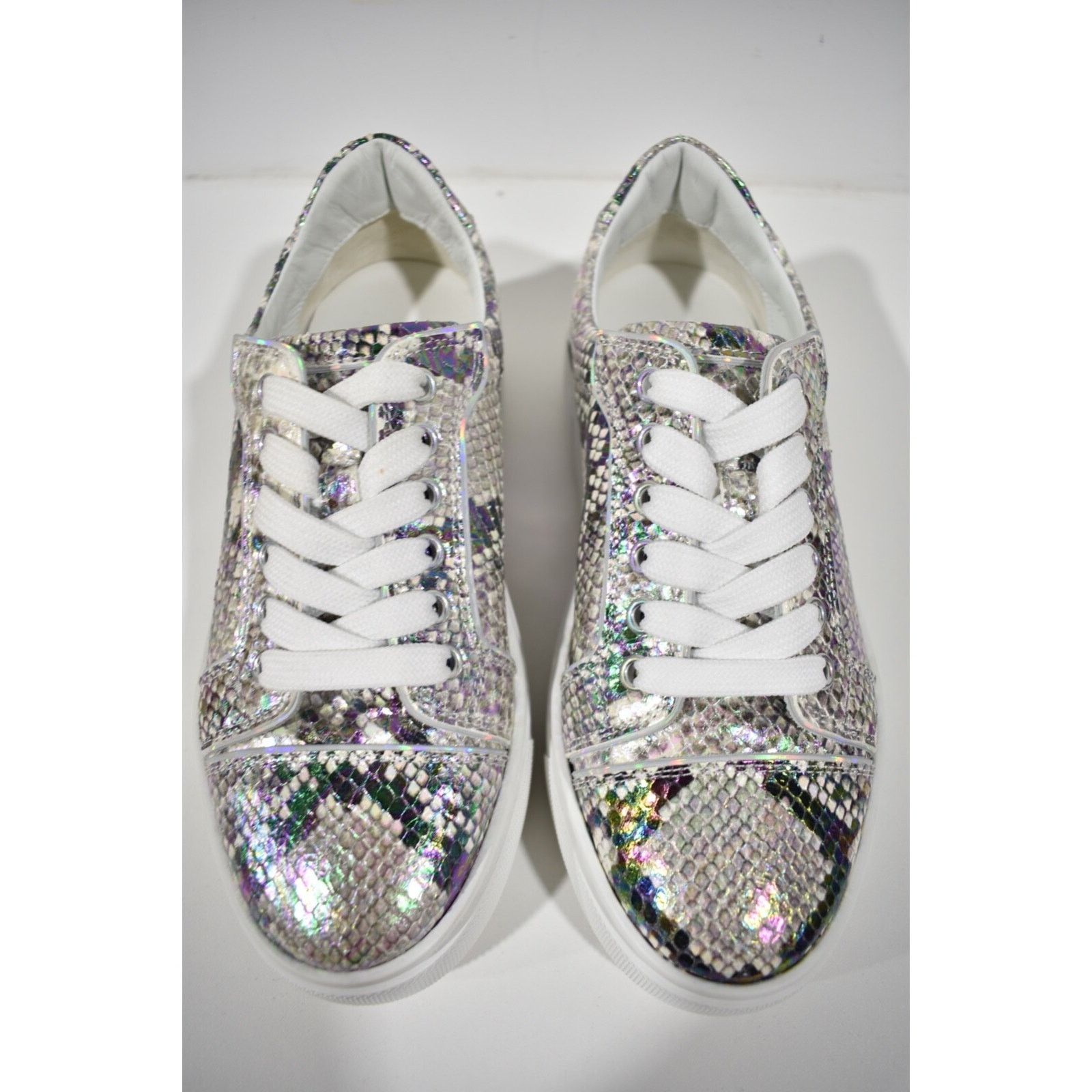 Christian Louboutin Christian Louboutin Flat Snake Lace Up Low Top Sneaker 38.5 Size US 8.5 / IT 38.5 - 7 Thumbnail