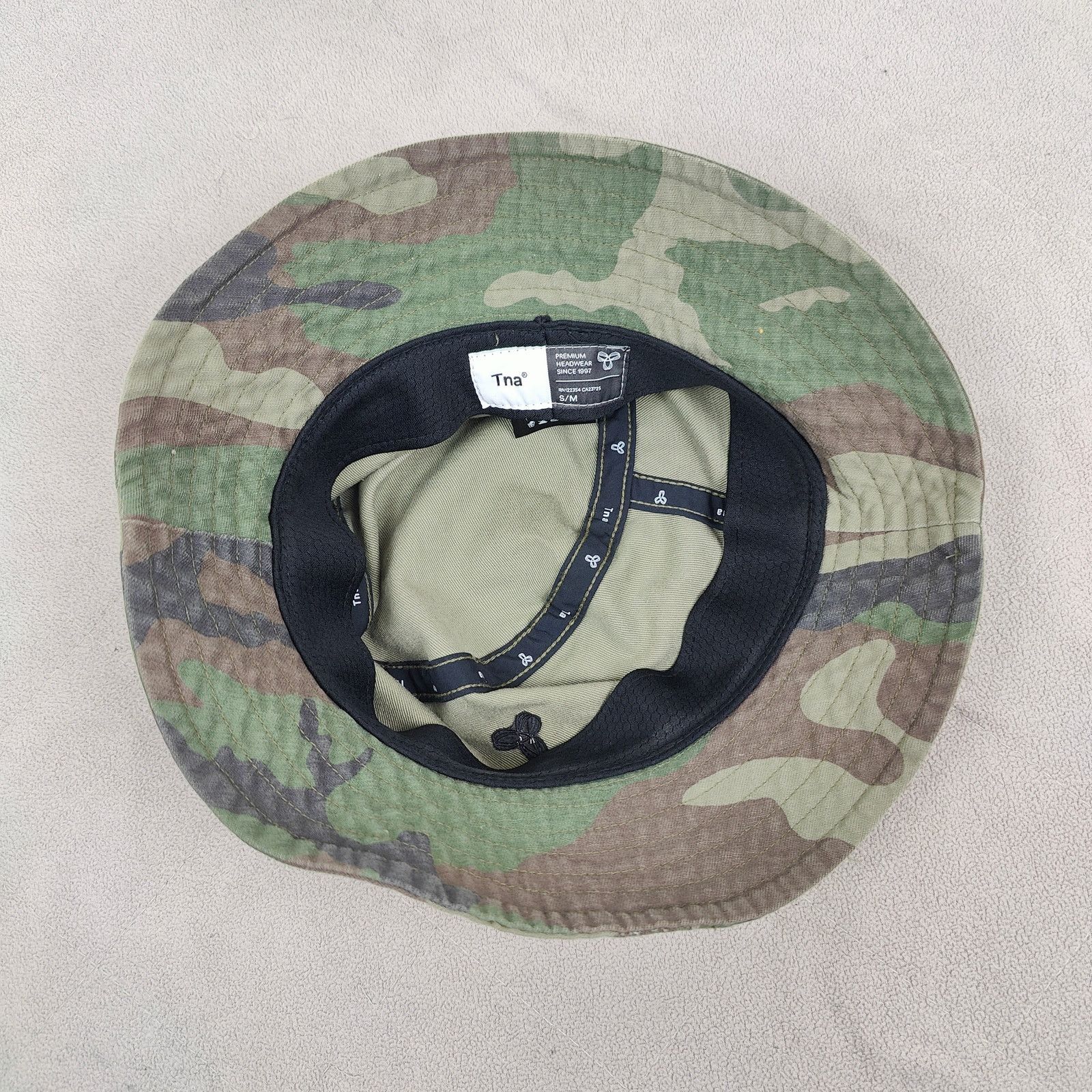 Aritzia Aritzia TNA Bucket Hat Womens Small Medium Green Camo Size ONE SIZE - 4 Thumbnail