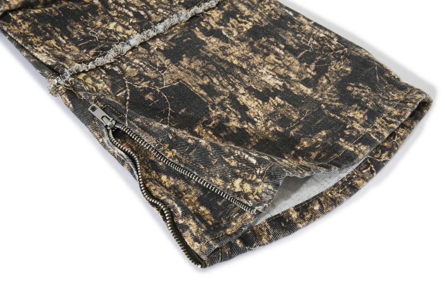 Japanese Brand Maple Leaf Cargo Pants Tassels Distressed Camouflage Jeans Size US 31 - 8 Thumbnail