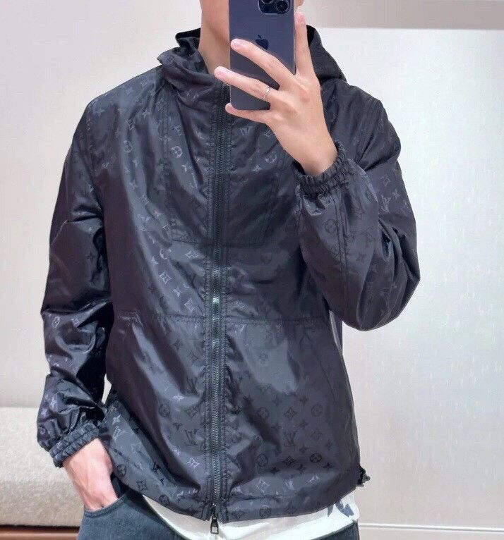 Louis Vuitton Louis Vuitton Blue double-faced jacket with dark stripes ja Size US S / EU 44-46 / 1 - 9 Thumbnail
