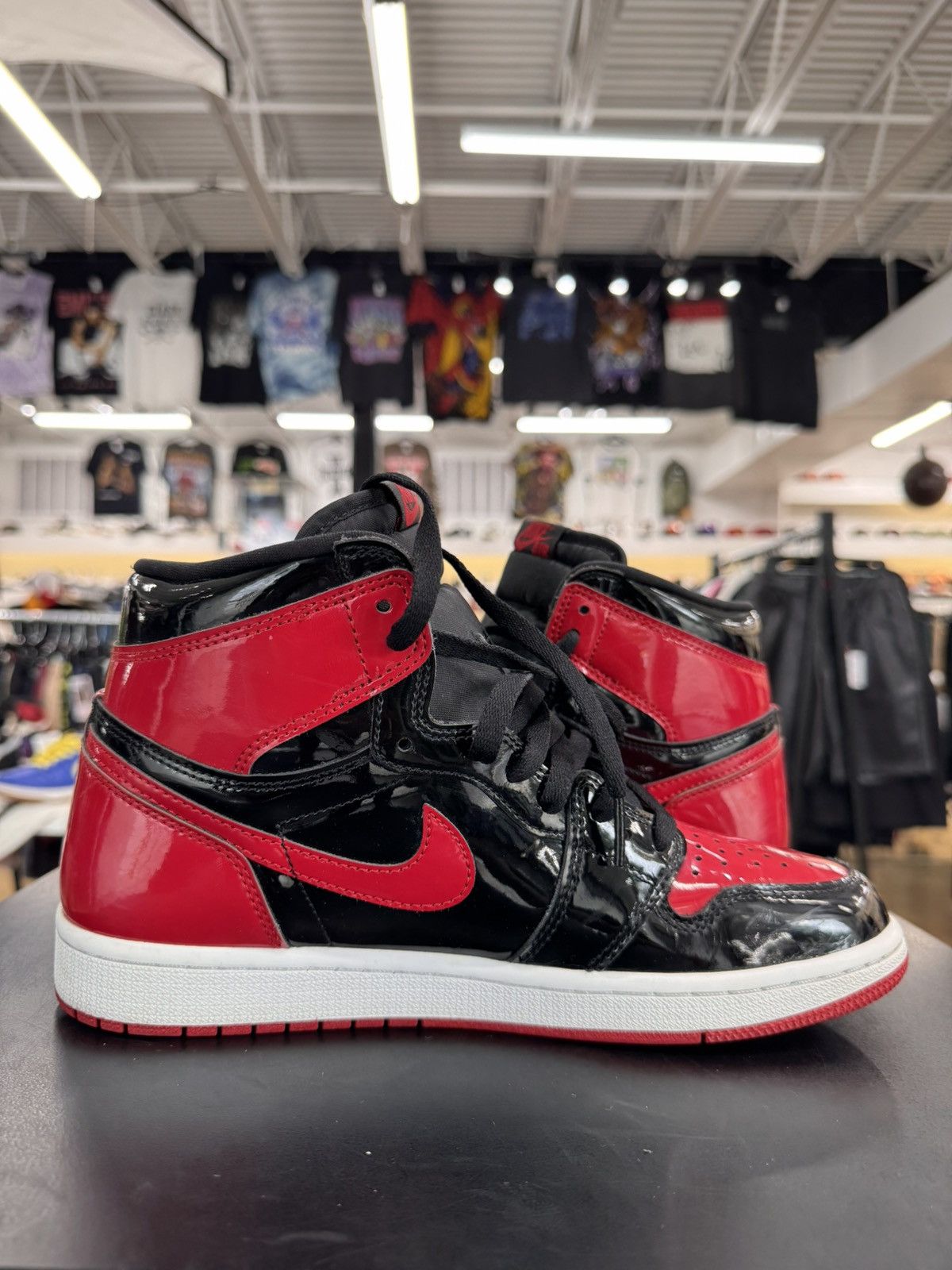 Jordan Brand Air Jordan 1 Patent Red Size 9 (2021) Size US 9 / EU 42 - 3 Thumbnail