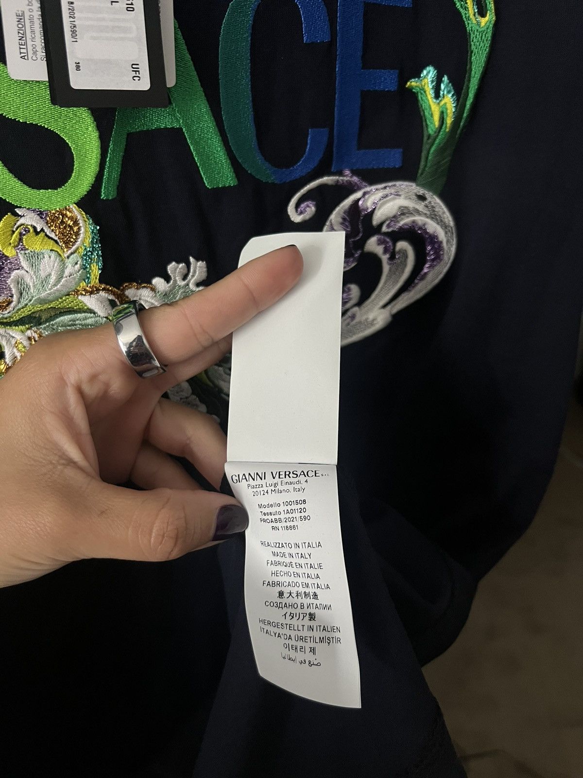 Versace VERSACE Embroidered T Shirt Size US L / EU 52-54 / 3 - 6 Thumbnail