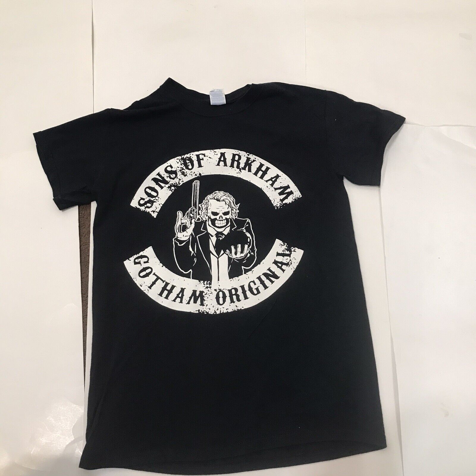 Gildan Sons of Arkham Gotham Original T-Shirt Men's S Batman Joker Size US S / EU 44-46 / 1 - 2 Thumbnail