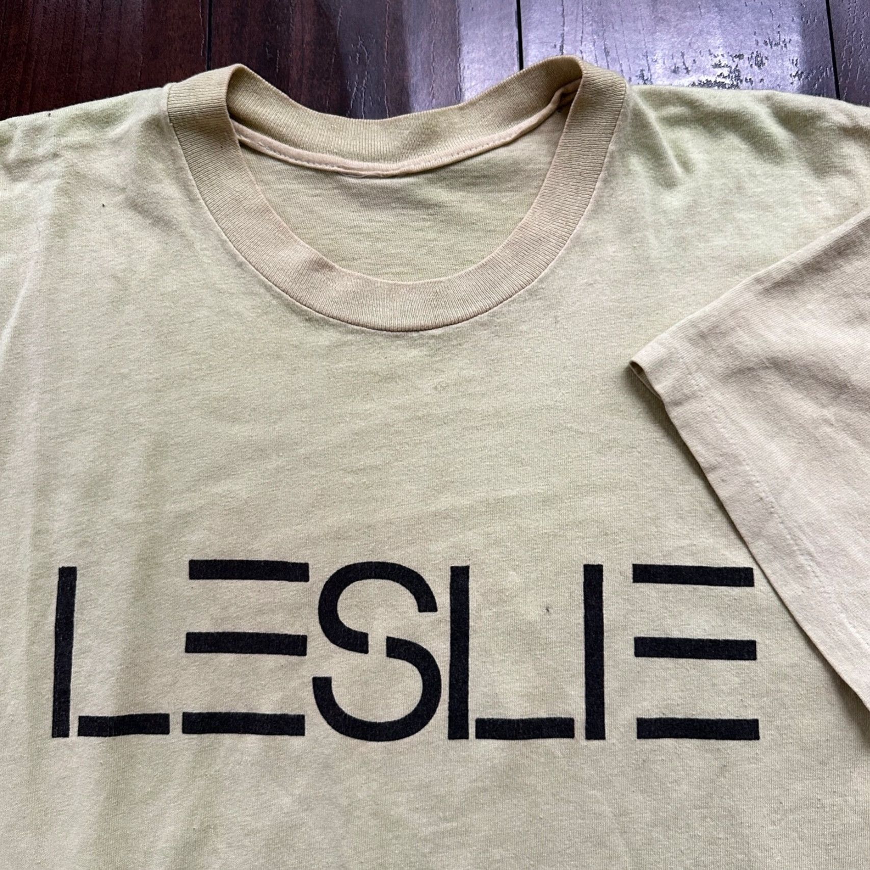 Vintage Leslie Rare 1980s Vintage T Shirt Green/Yellow Faded Single Stitch Rap Promo Shirt Mens L White Vintage Size US L / EU 52-54 / 3 - 2 Thumbnail