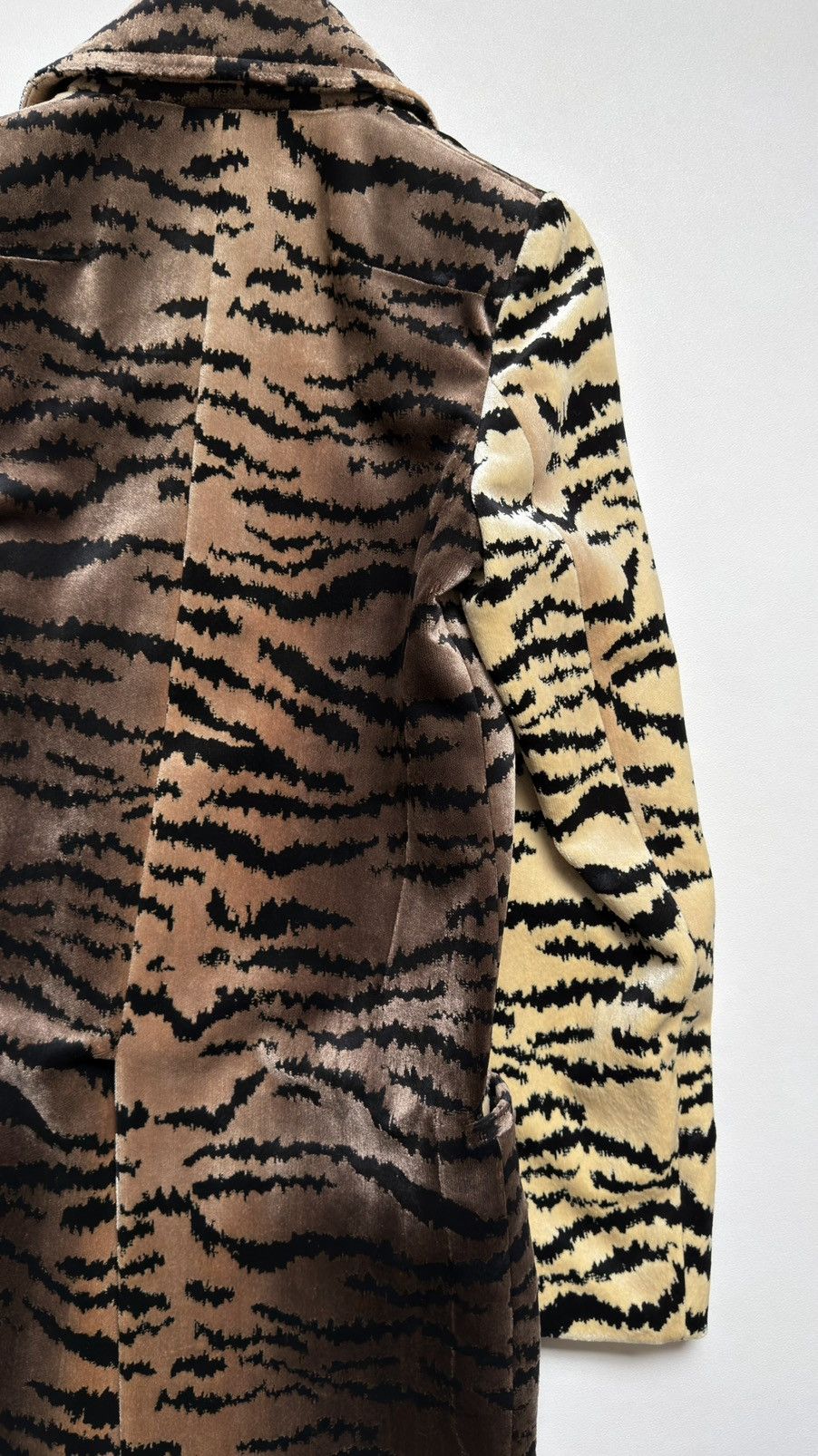Haider Ackermann Tiger Stripe Velvet Overcoat Size S / US 4 / IT 40 - 14 Thumbnail