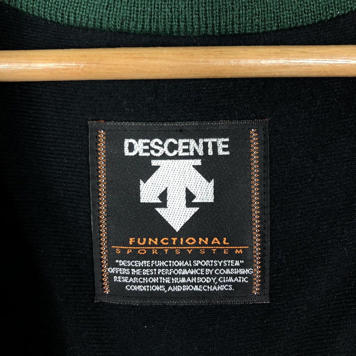 Japanese Brand Vintage Bomber Jacket Descente Big Logo Embroidered Jaguars Size US M / EU 48-50 / 2 - 20 Thumbnail