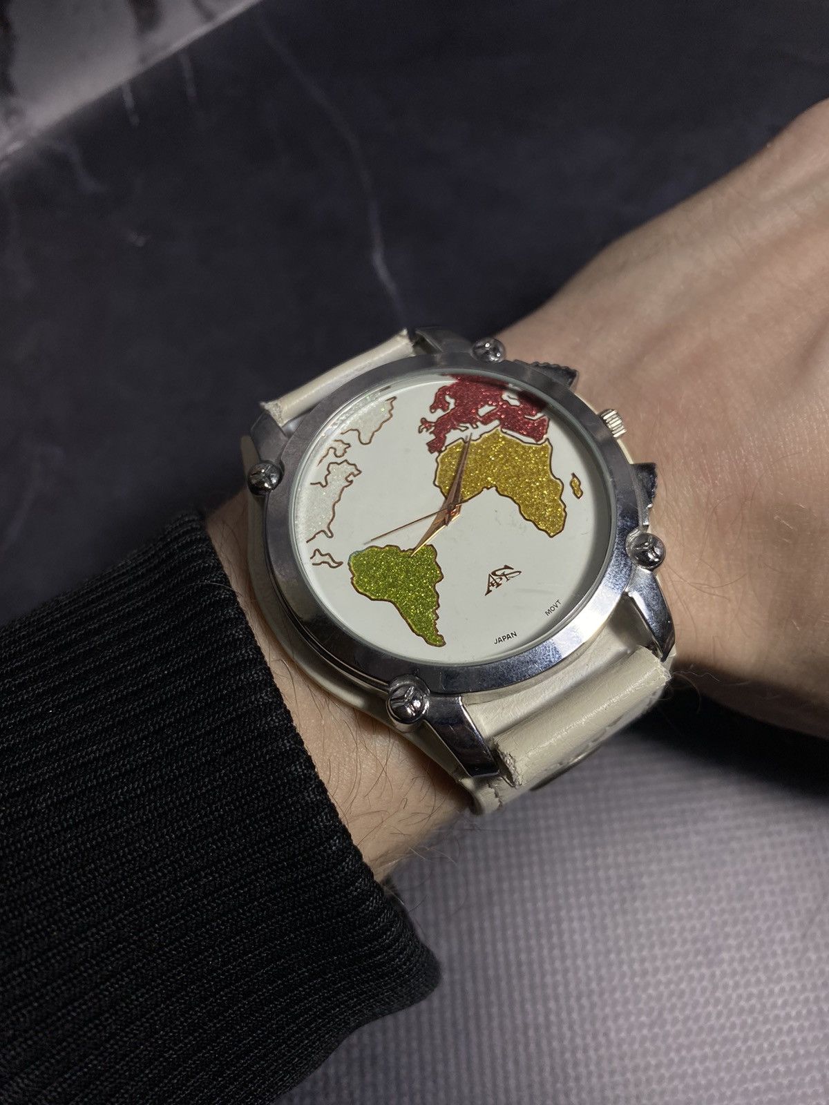 Vintage World Map Quartz Watch Unique Design Vintage Aesthetic 🌍 Size ONE SIZE - 5 Thumbnail
