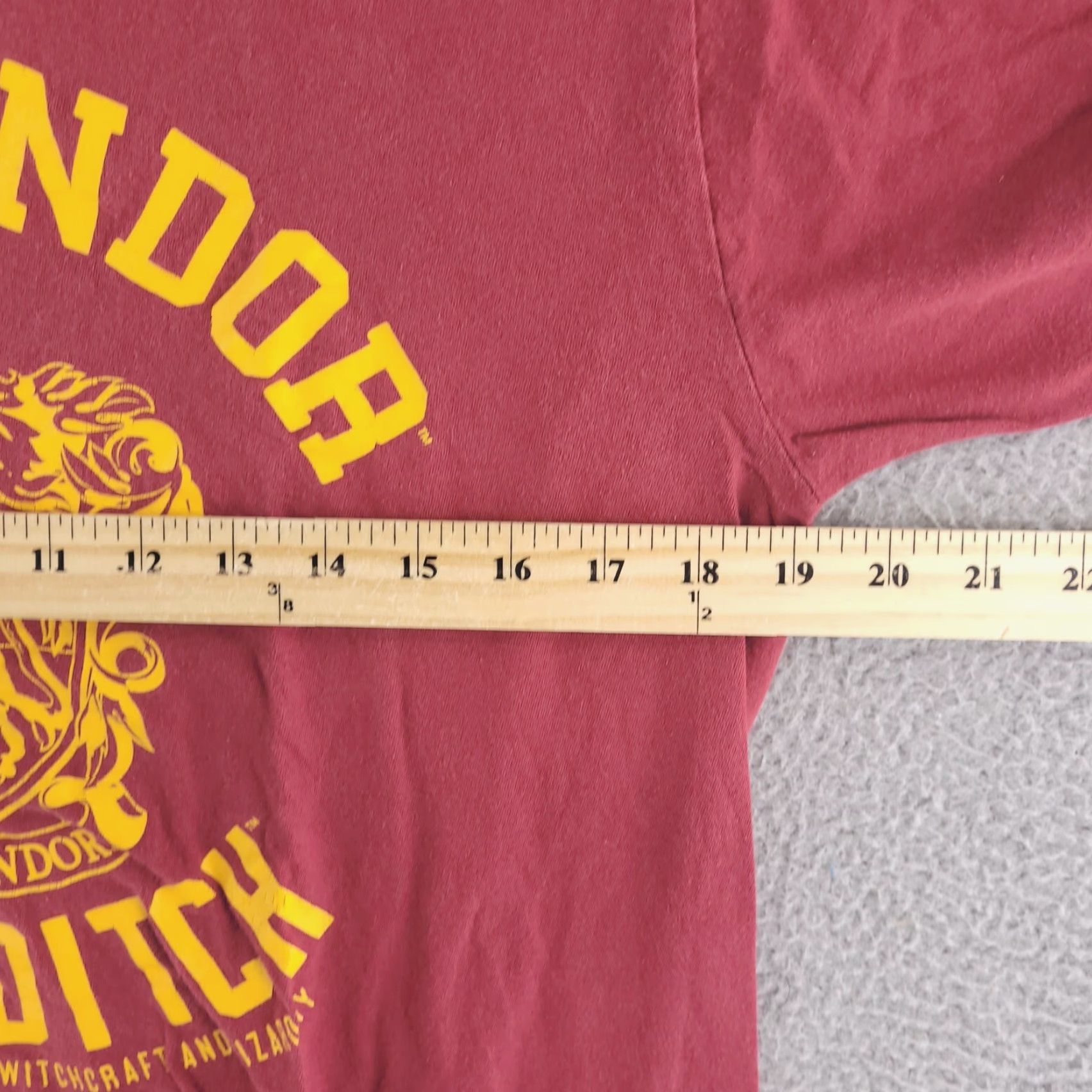 Vintage Harry Potter Shirt Mens Large Red Slim Fit Quidditch Gryffindor Size US L / EU 52-54 / 3 - 6 Thumbnail