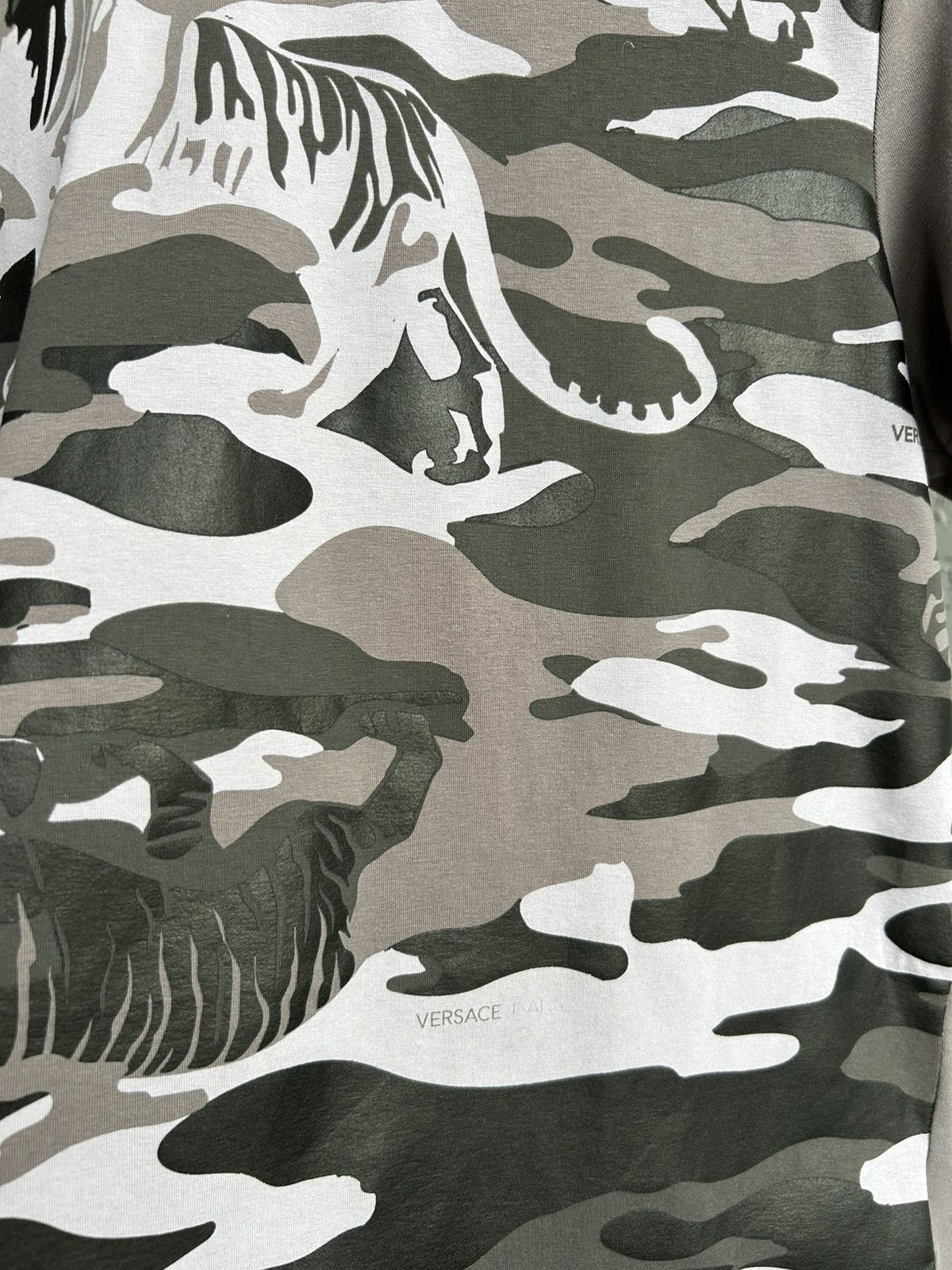 Versace Jeans Couture Versace Jeans Man's Camo-tiger t-shirt size L Size US M / EU 48-50 / 2 - 13 Thumbnail