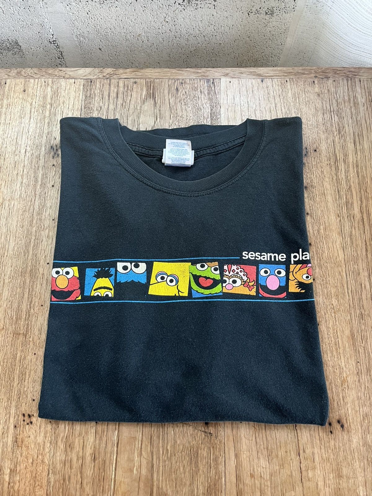 Vintage Vintage Sesame Place Character 2004’s Tshirt Size US XL / EU 56 / 4 - 1 Thumbnail
