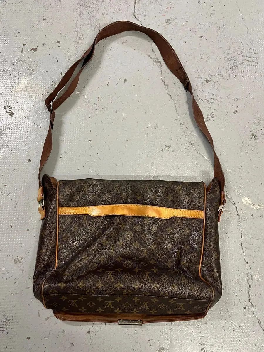 Louis Vuitton 2000s Louis Vuitton Brown Monogram Leather Shoulder Bag Size ONE SIZE - 4 Thumbnail