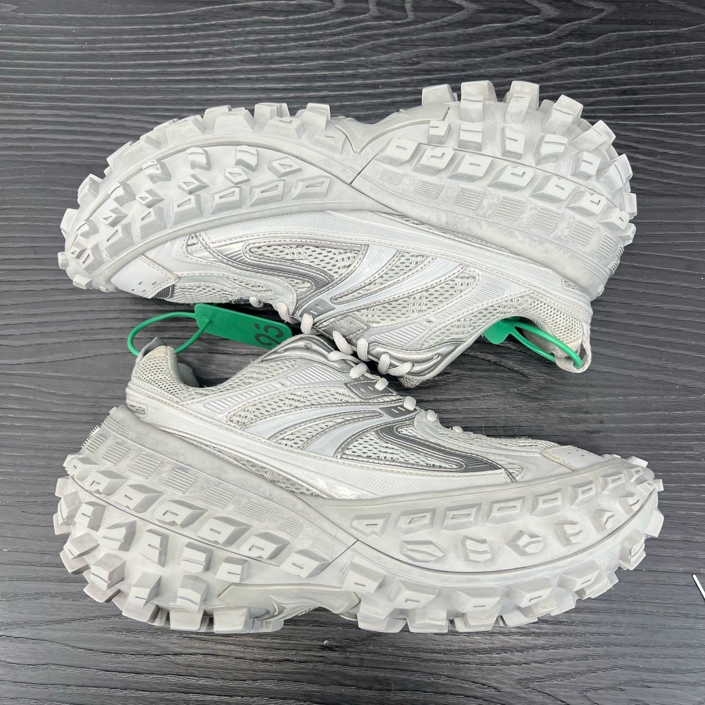 Balenciaga Balenciaga Grey Tire Sneakers Size 42 - Like New, Celebrity Size US 9 / EU 42 - 7 Thumbnail