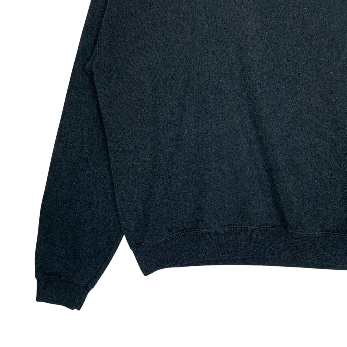 Vintage Vintage Gildan Embroidery Streetwear Outdoor Sweatshirt Size US M / EU 48-50 / 2 - 4 Thumbnail