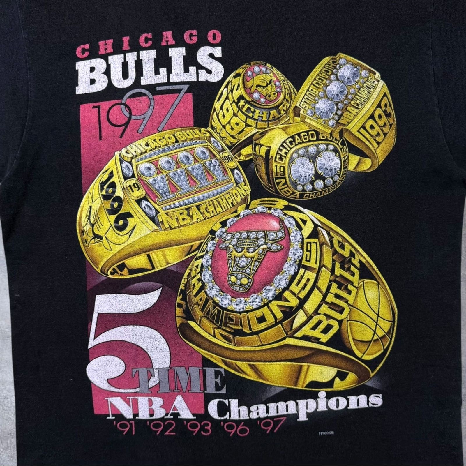 NBA VINTAGE NBA Chicago Bulls "5 Time Champions" Black T-Shirt Medium Men White? Size US M / EU 48-50 / 2 - 3 Thumbnail