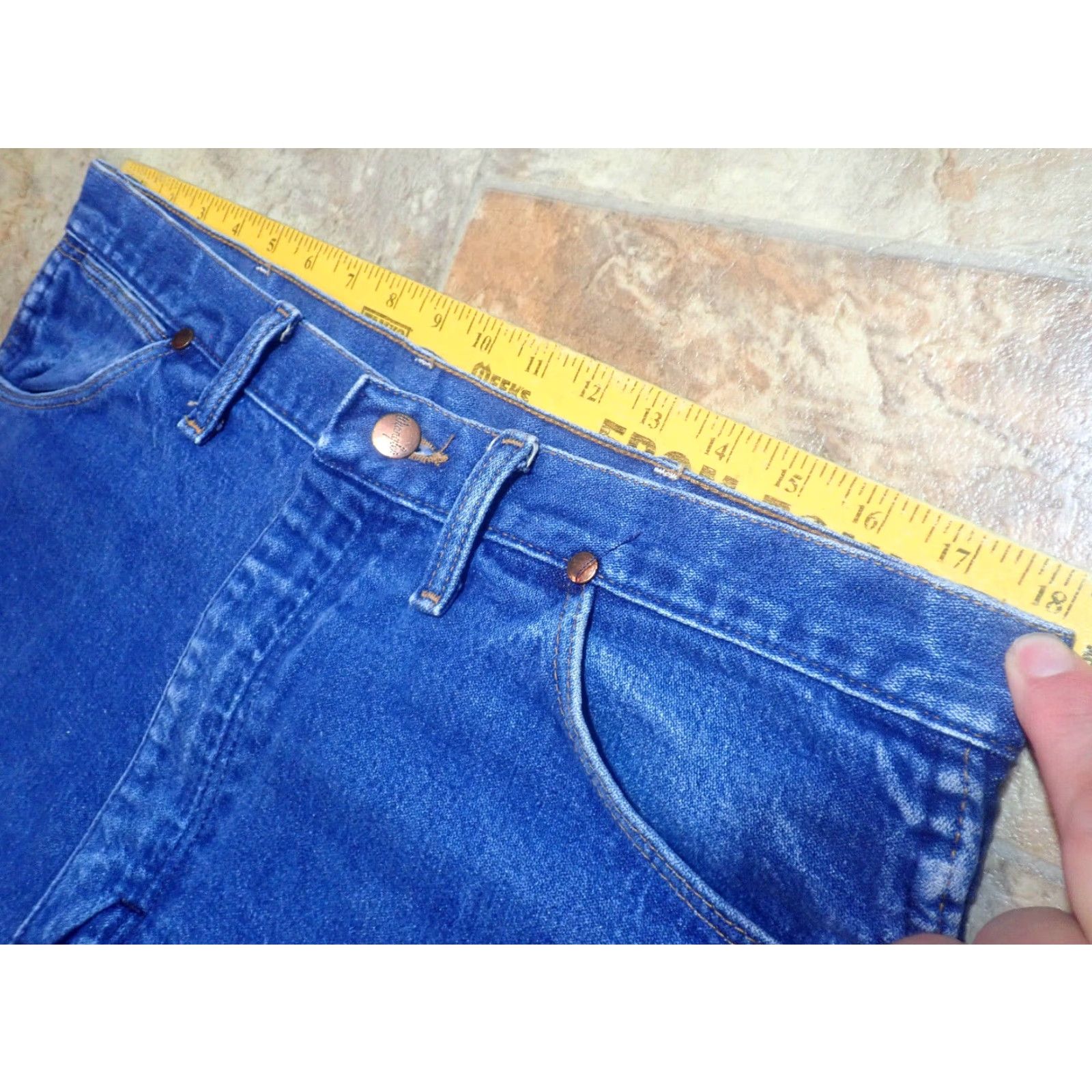 Wrangler Vintage Wrangler 13MWZ Men's 5-Pocket Straight Leg Jeans 36 Adult Blue Denim 70s Cowboy Western Made in USA Size US 36 / EU 52 - 5 Thumbnail