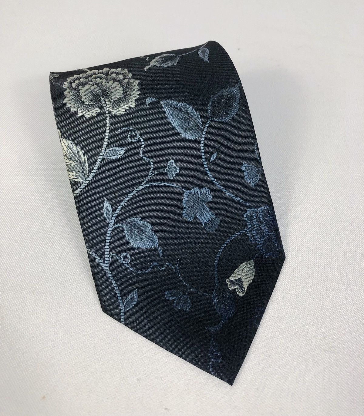 Balenciaga Rare Vintage Balenciaga Floral Silk Tie Size ONE SIZE - 1 Thumbnail
