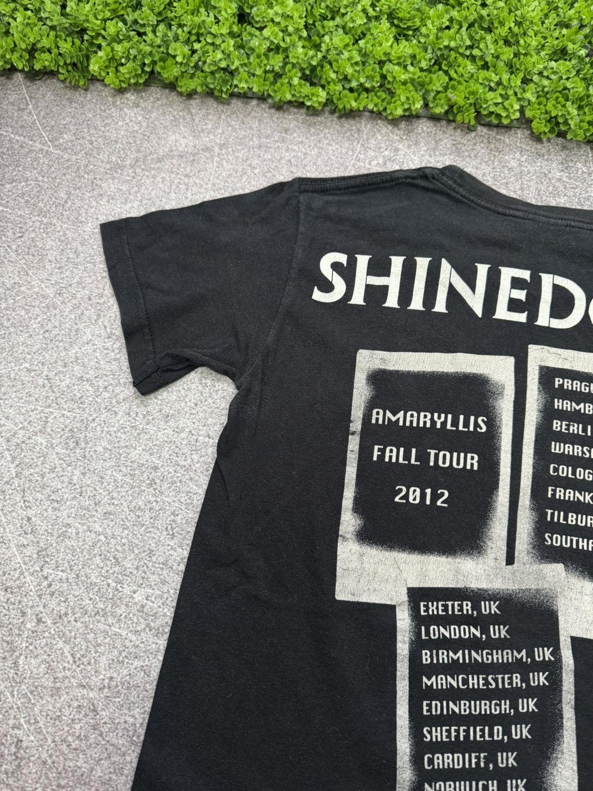 Band Tees Crazy Vintage Shinedown Rock Band Tour Faded Black Tee Size US S / EU 44-46 / 1 - 11 Thumbnail