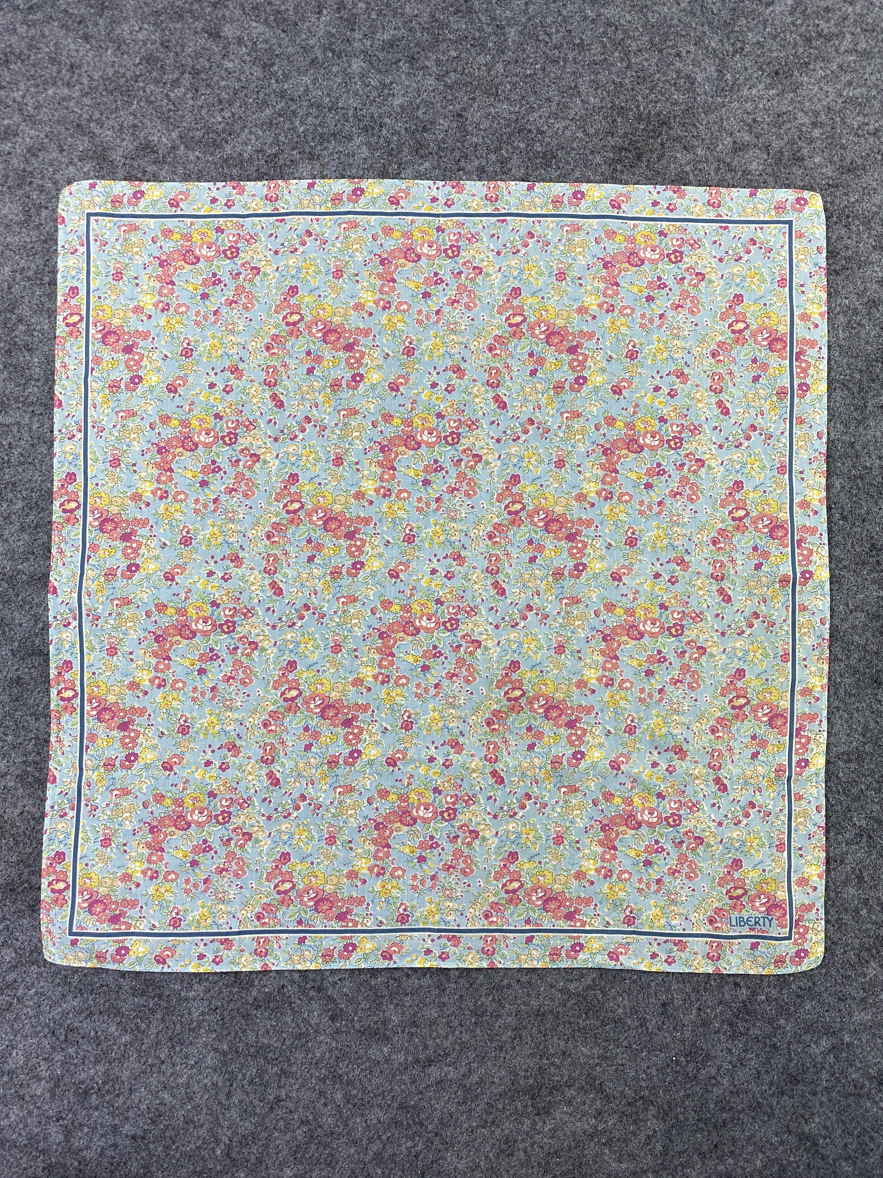 Liberty × Vintage Liberty Floral Handkerchief / Bandana / Neckerchief-B164 Size ONE SIZE - 3 Thumbnail