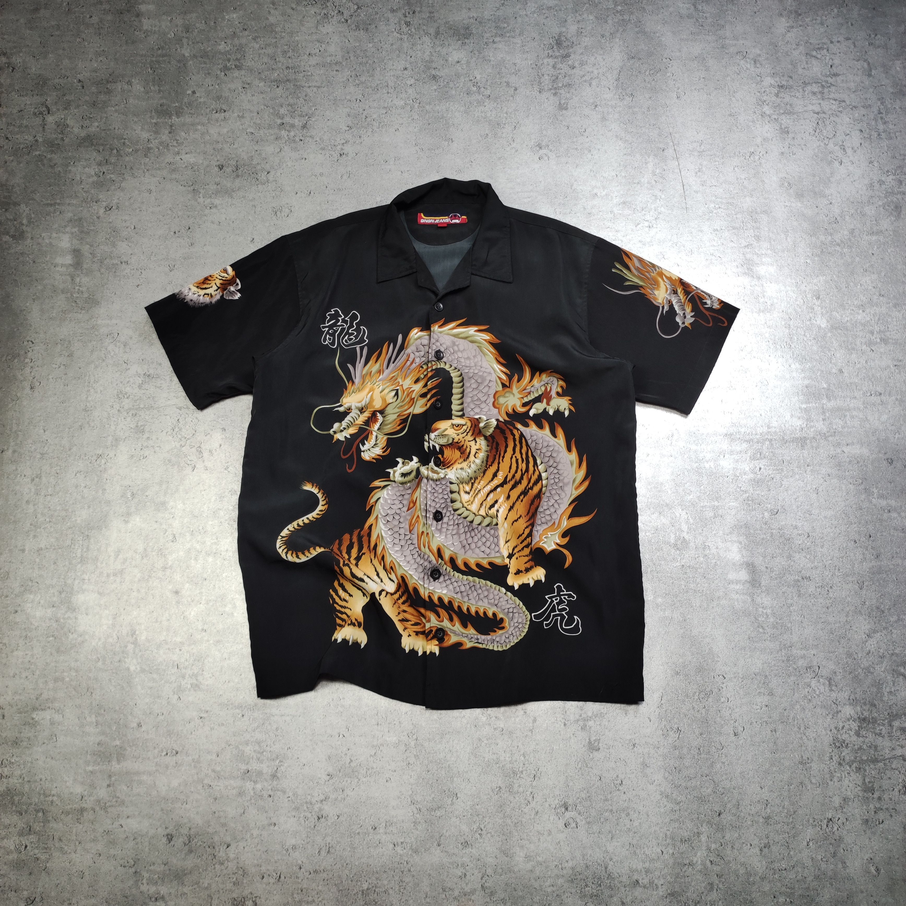 Japanese Brand RARE Japanese Dragon Tiger Fight Black Over Print Shirt Size US M / EU 48-50 / 2 - 1 Thumbnail