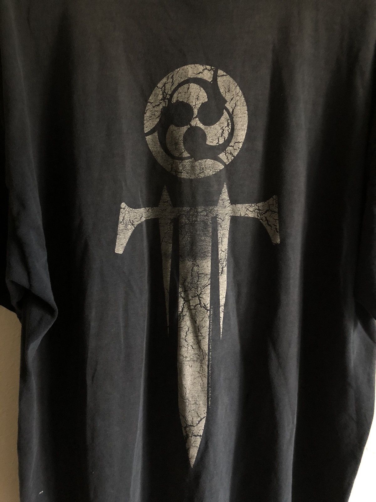 Vintage Vintage Y2K Thrashed Trivium Metal Band T Shirt Size US XL / EU 56 / 4 - 7 Thumbnail