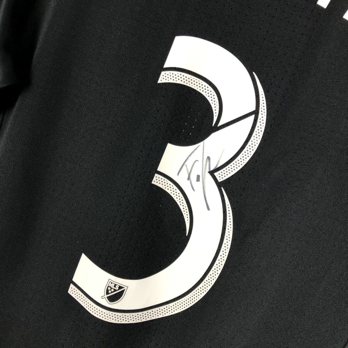 Adidas San Jose Earthquakes #3 Affolter Match Worn 2017 2018 jersey Size US M / EU 48-50 / 2 - 5 Thumbnail
