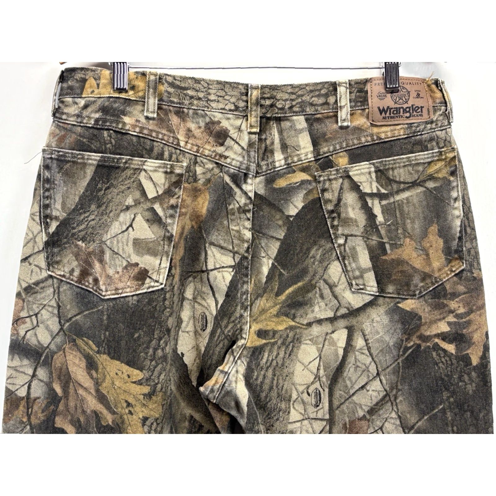 Wrangler VINTAGE Wrangler Realtree Hardwoods Camo Jeans Pants 38x30, Double Knee, 90s, Mens Size US 38 / EU 54 - 4 Thumbnail