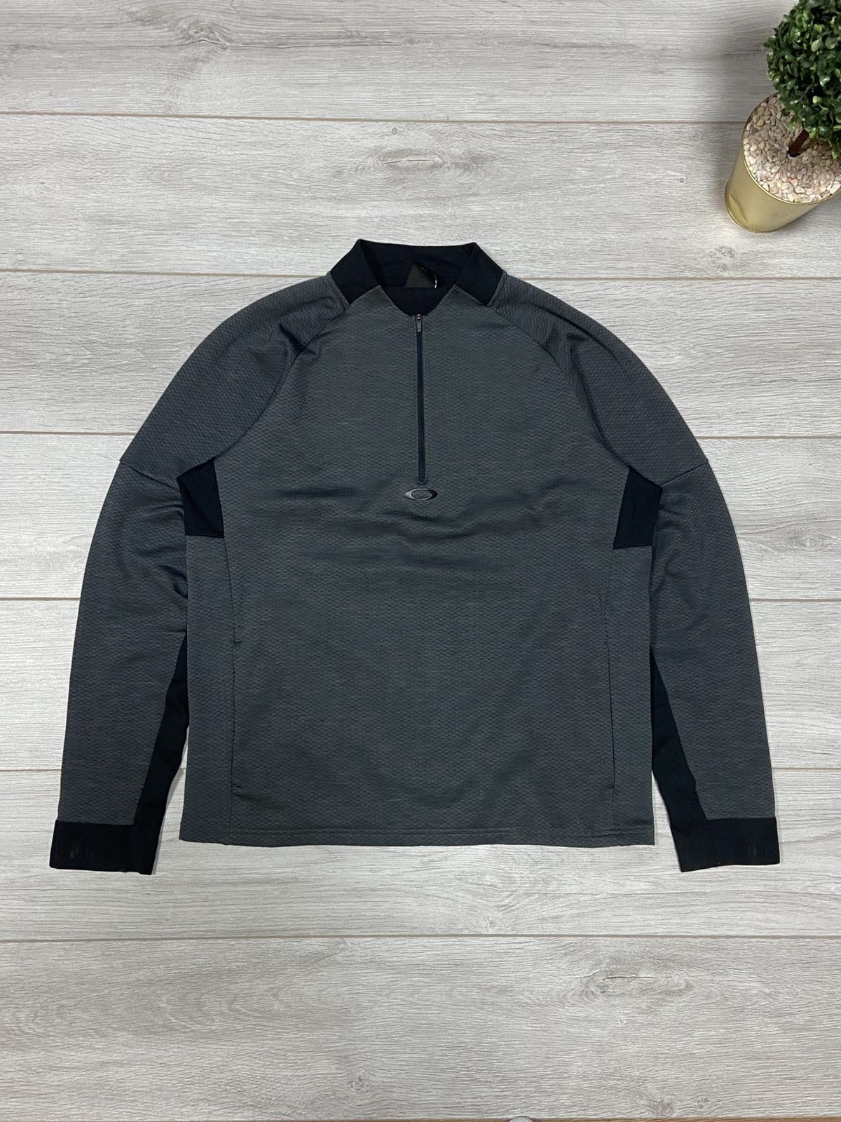 Vintage Oakley vintage 1/3 zip vintage centr logo Size US L / EU 52-54 / 3 - 1 Thumbnail
