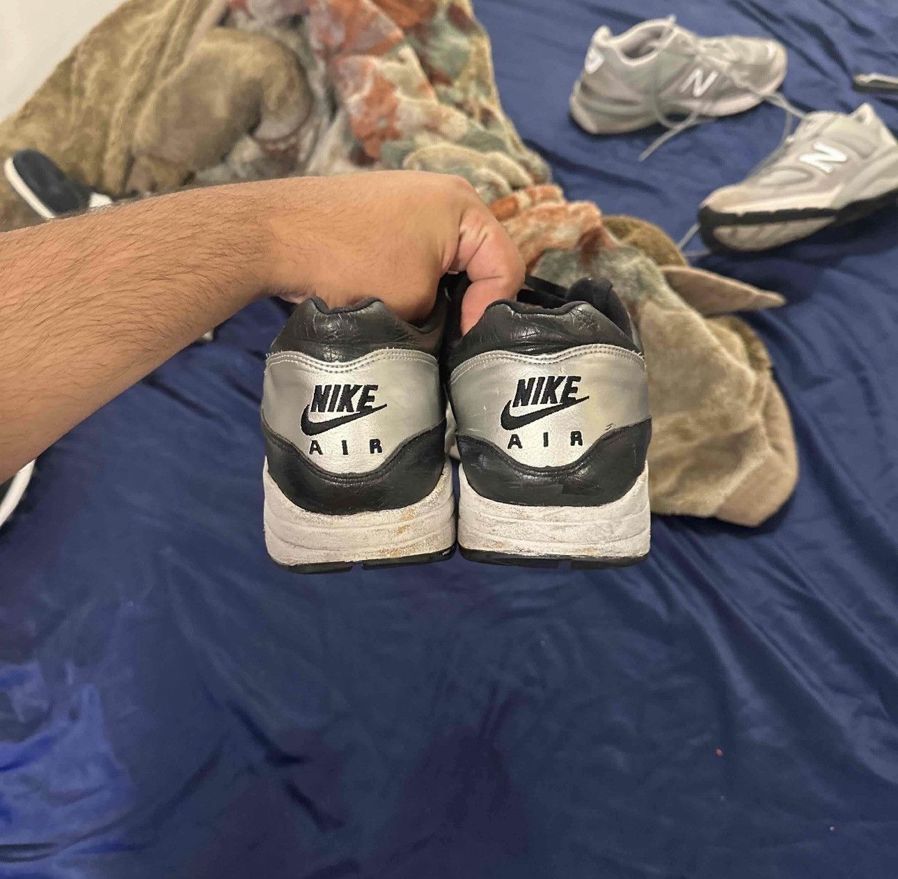 Nike Nike airmax 1 metallic silver Size US 13 / EU 46 - 4 Thumbnail