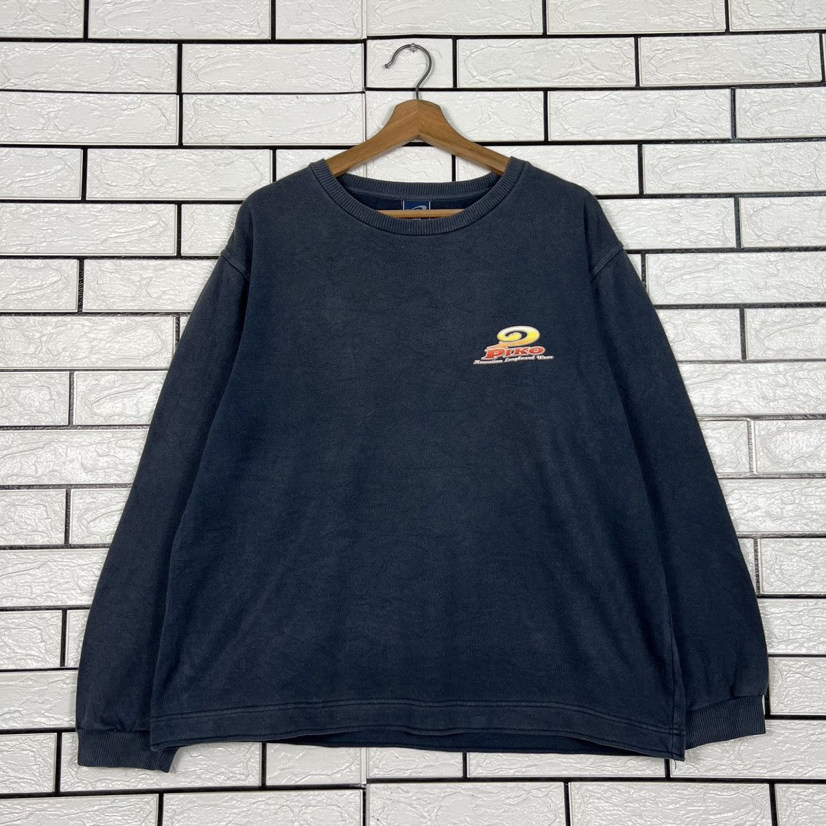 Vintage PIKO Hawaiian Longboard Wear Big Logo Sweatshirt #4244-C193 Size US L / EU 52-54 / 3 - 4 Thumbnail