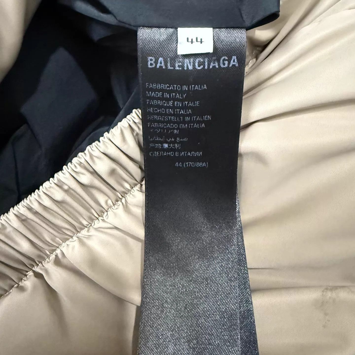 Balenciaga Balenciaga BB khaki ski down jacket 44 99new minor stain Size US S / EU 44-46 / 1 - 5 Thumbnail