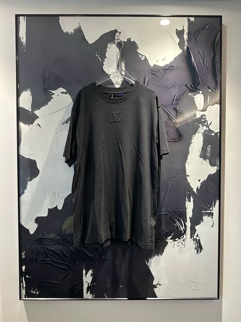 Louis Vuitton LOUIS VUITTON Logo Solid Short Sleeve T-shirt - dmc Size US L / EU 52-54 / 3 - 1 Thumbnail