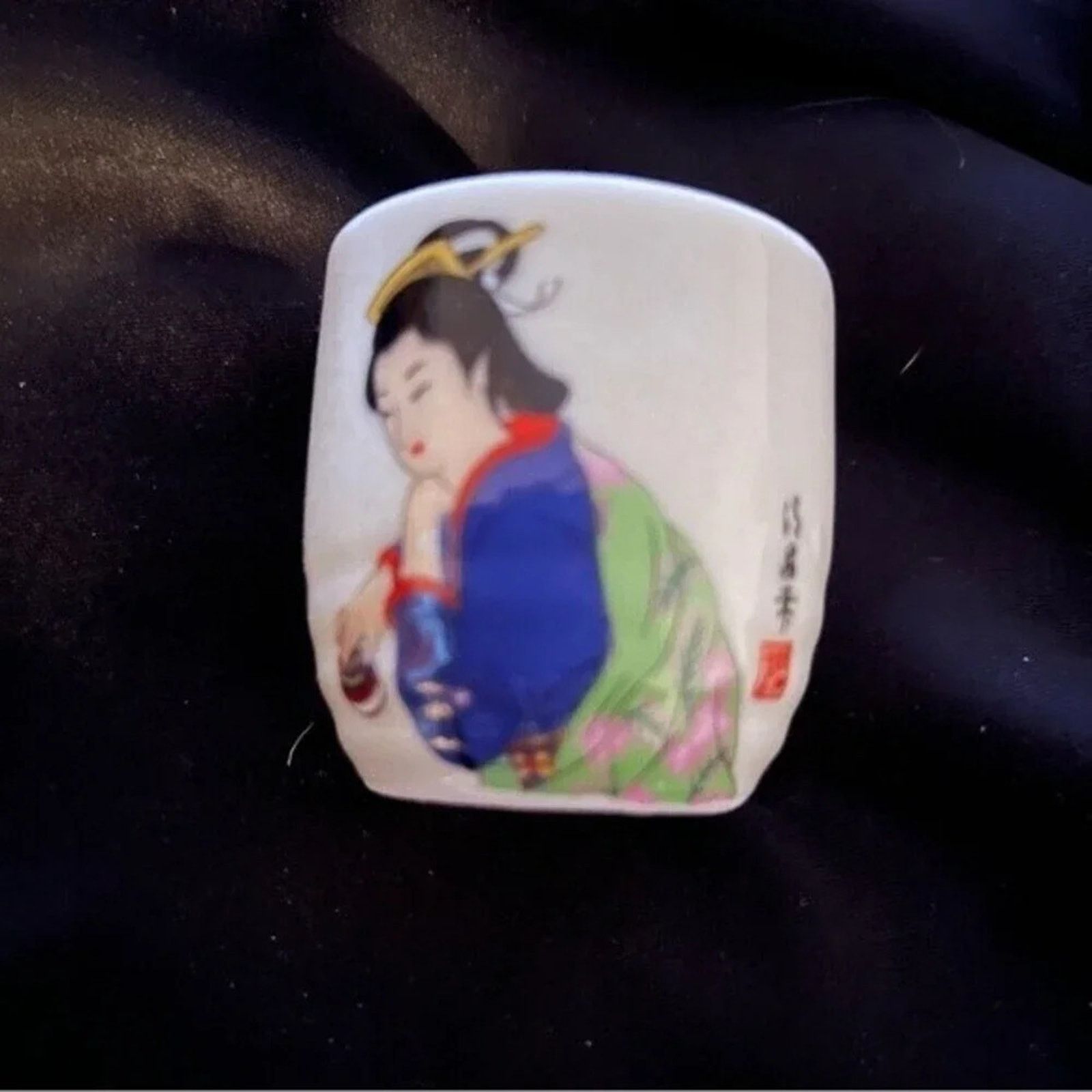 The Unbranded Brand Set of 5 vintage hand-painted geisha style sake cups the box Size ONE SIZE - 5 Thumbnail
