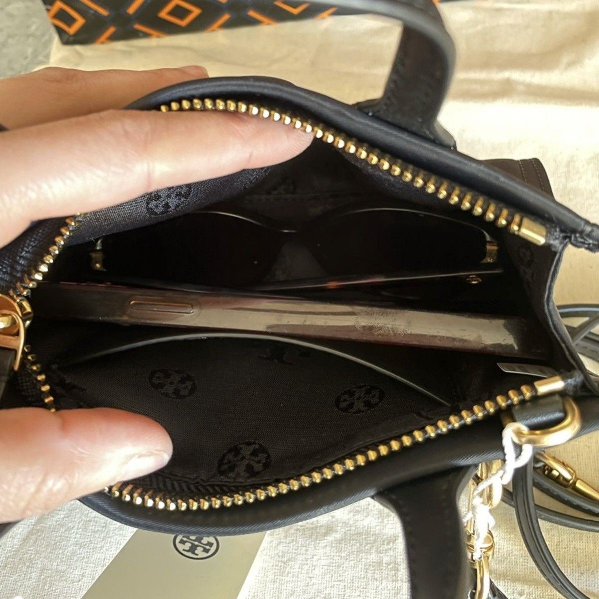 Tory Burch NWT , tory burch ella nylon mini tote crossbody in black Size ONE SIZE - 6 Thumbnail