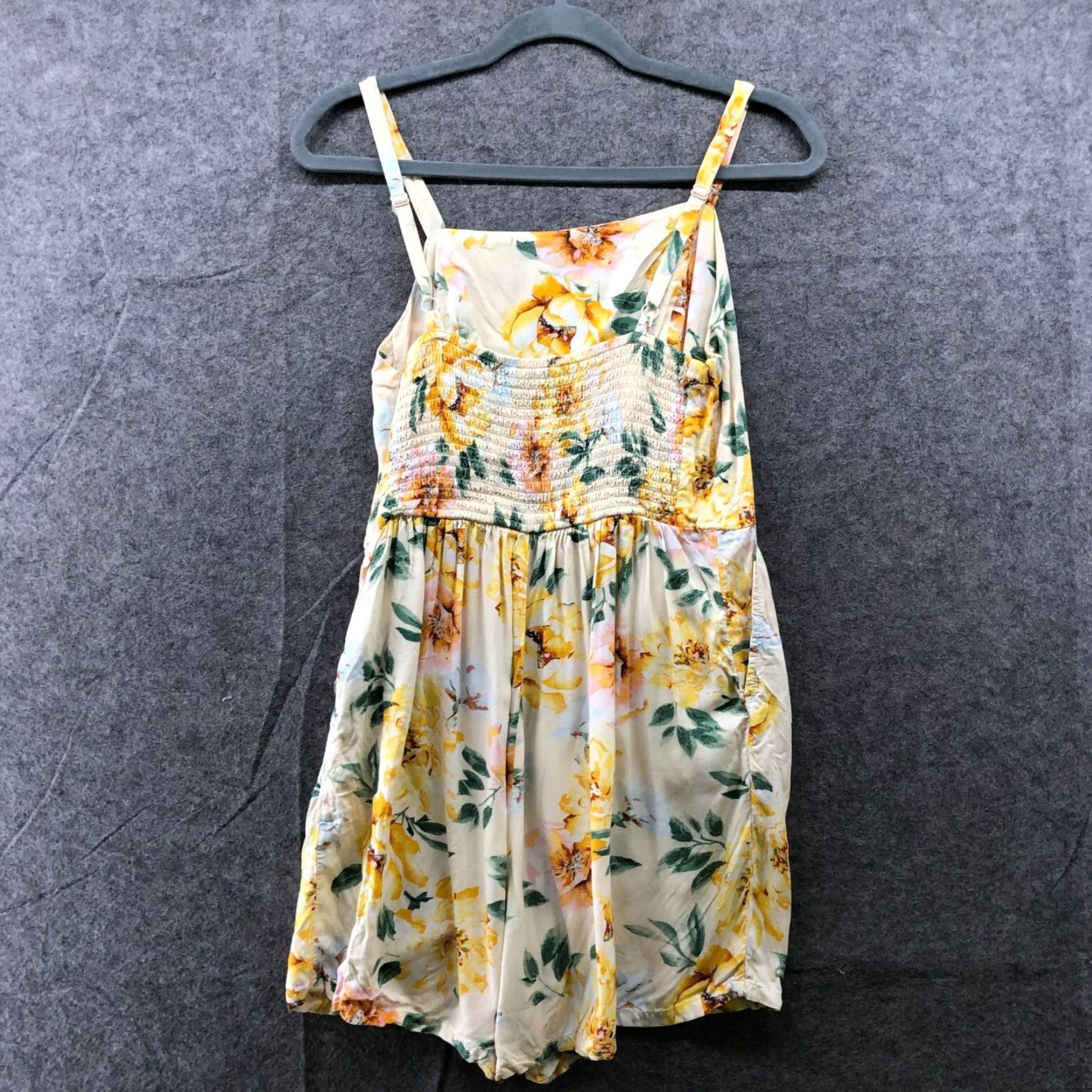 Old Navy VINTAGE Old Navy Floral Sleeveless Romper Women's M Yellow Rayon Smocked Wide-Leg Casual Size 32" / US 10 / IT 46 - 2 Thumbnail
