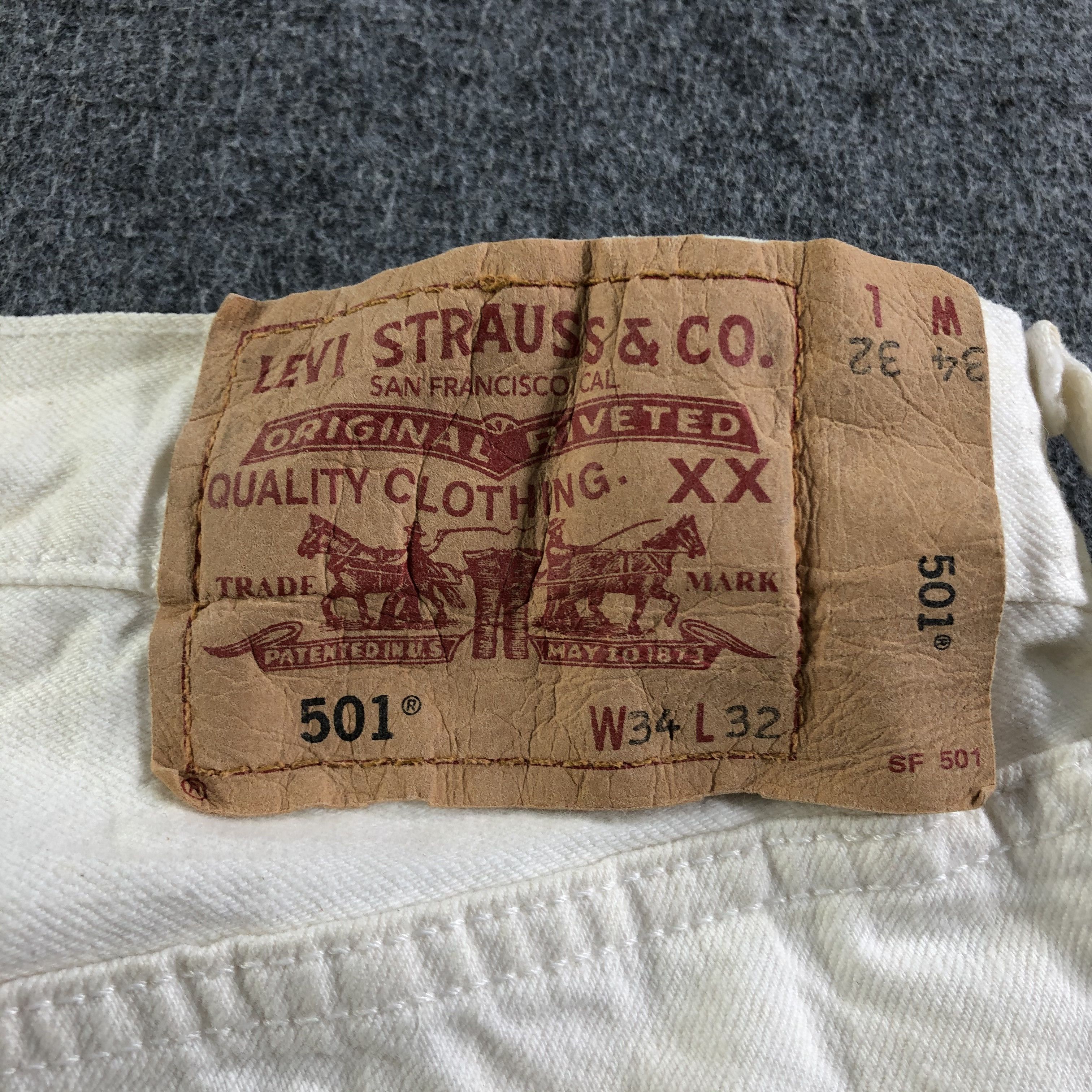 Levi's 90s Vintage Light Wash Levis 501 Jeans-J3988 Size US 34 / EU 50 - 5 Thumbnail