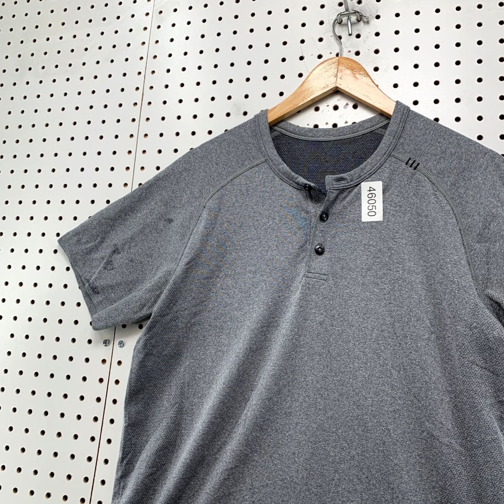 Lululemon Lululemon Active Henley Shirt Mens M Gray Short Sleeve Run Workout Size US M / EU 48-50 / 2 - 3 Thumbnail