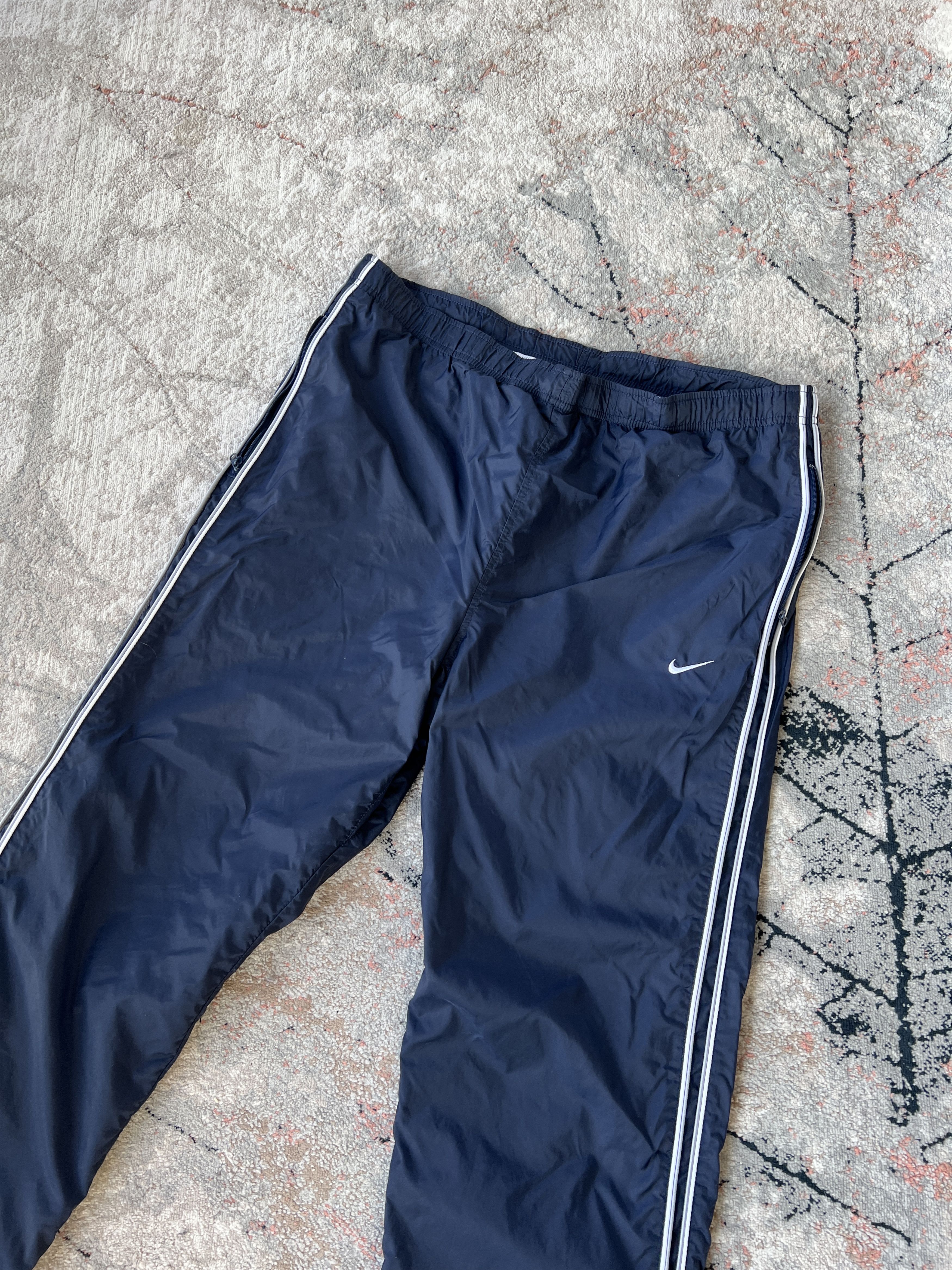 Nike Nike Vintage Sweatpants Size US 34 / EU 50 - 2 Thumbnail