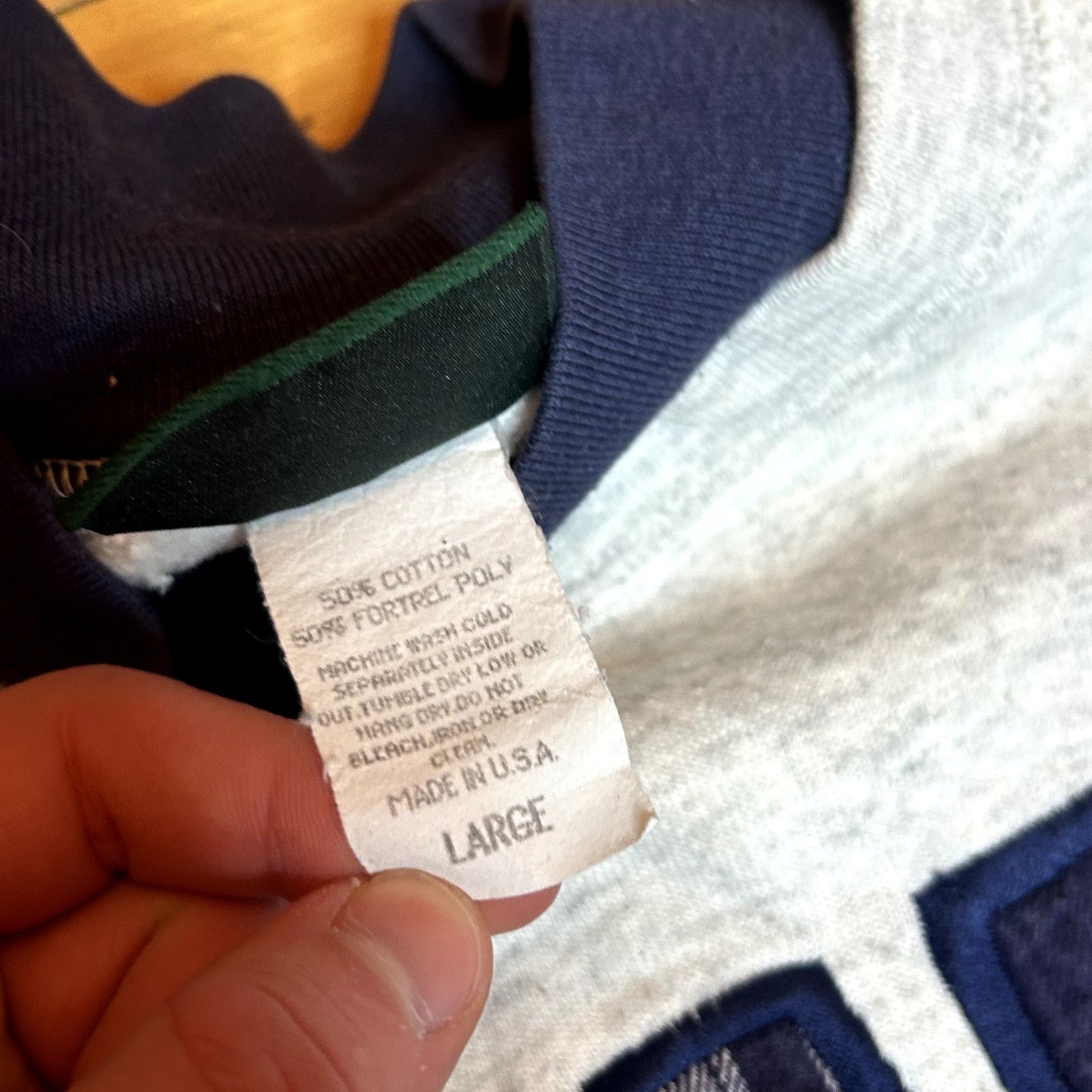 Vintage Vintage 90s Wisconsin Badgers Blue Plaid Crewneck Large Size US L / EU 52-54 / 3 - 5 Thumbnail