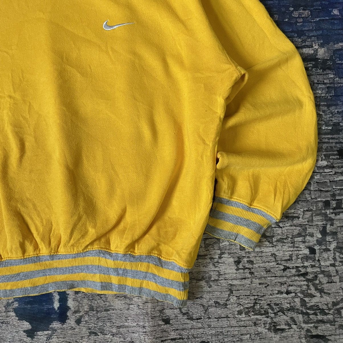 Nike Rare 90s Nike Yellow Boxy Mini Swoosh Sweatshirt Size US M / EU 48-50 / 2 - 3 Thumbnail