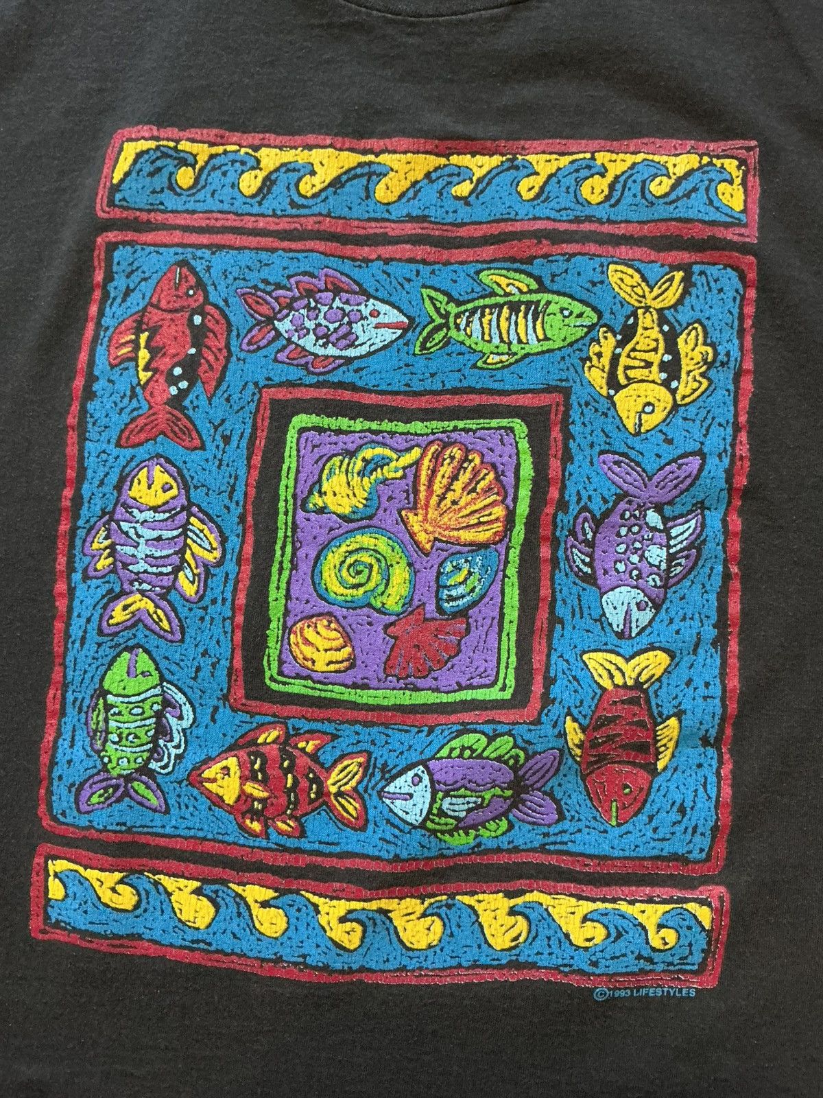 Vintage Vintage 1993 Lifestyles Fish Seashells Sea Ocean T-Shirt Size US L / EU 52-54 / 3 - 5 Thumbnail