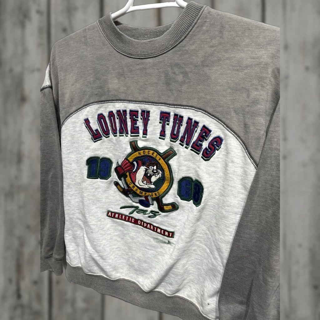 Vintage VINTAGE Looney Tunes Hockey Champions Taz Crewneck Sweatshirt Mens Small SKU: 1990s Size US S / EU 44-46 / 1 - 1 Thumbnail