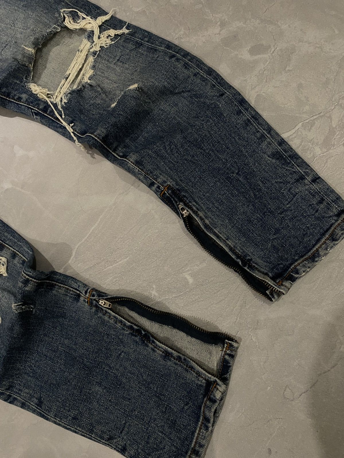 Japanese Brand RARE Archive Slim Fit Distressed Jeans with Zippers Size US 31 - 4 Thumbnail
