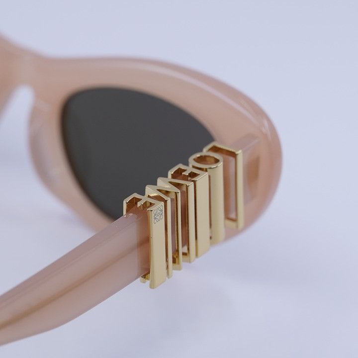 Loewe Loewe LW40156U 72E Sunglasses Shiny Pink Cat Eye Frame Size ONE SIZE - 6 Thumbnail
