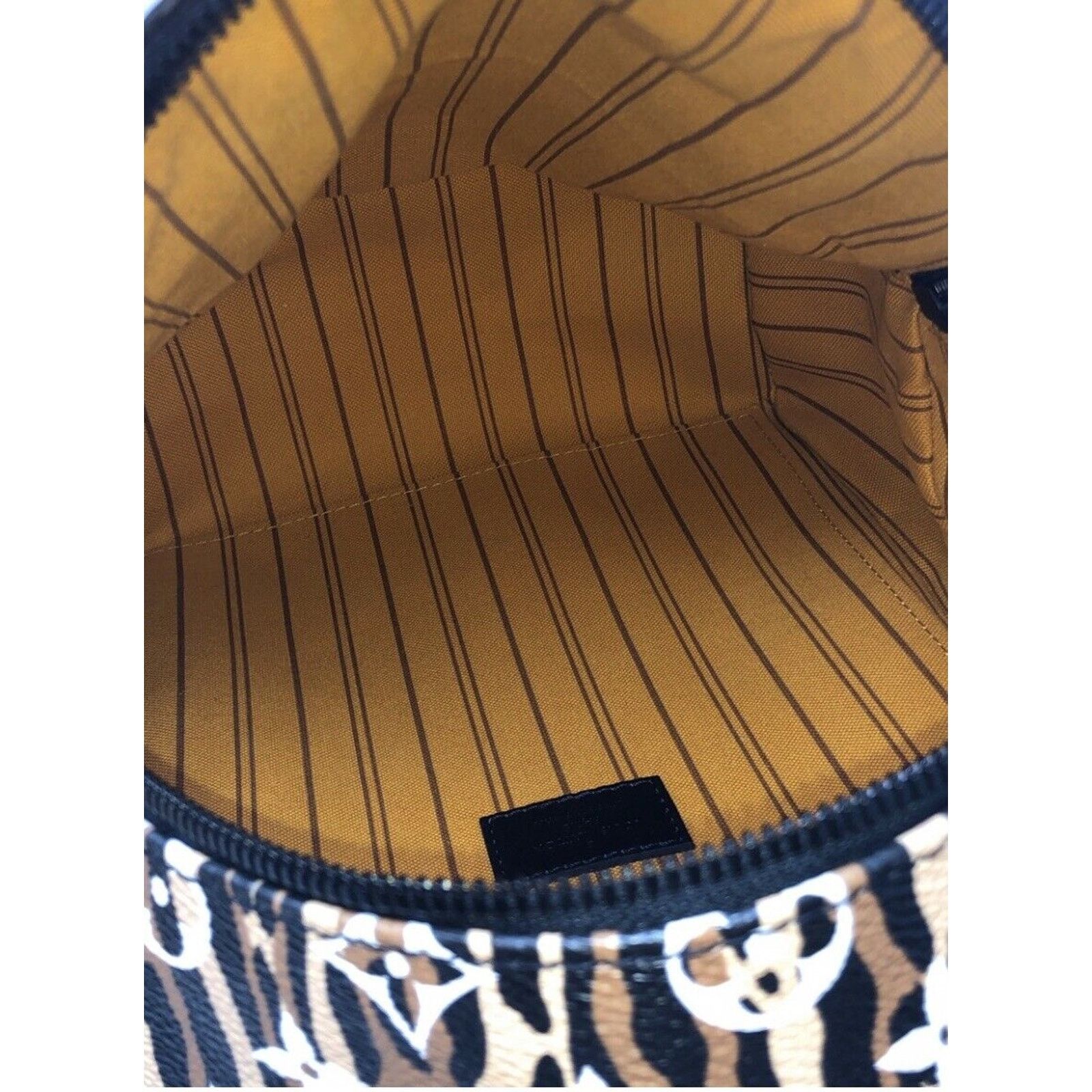 Louis Vuitton Louis Vuitton Jungle Monogram Palm Springs PM Backpack Size ONE SIZE - 10 Thumbnail