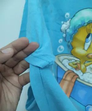 Vintage ​VINTAGE 1998 Looney Tunes Tweety Bird In Bathtub T-Shirt Size US M / EU 48-50 / 2 - 4 Thumbnail