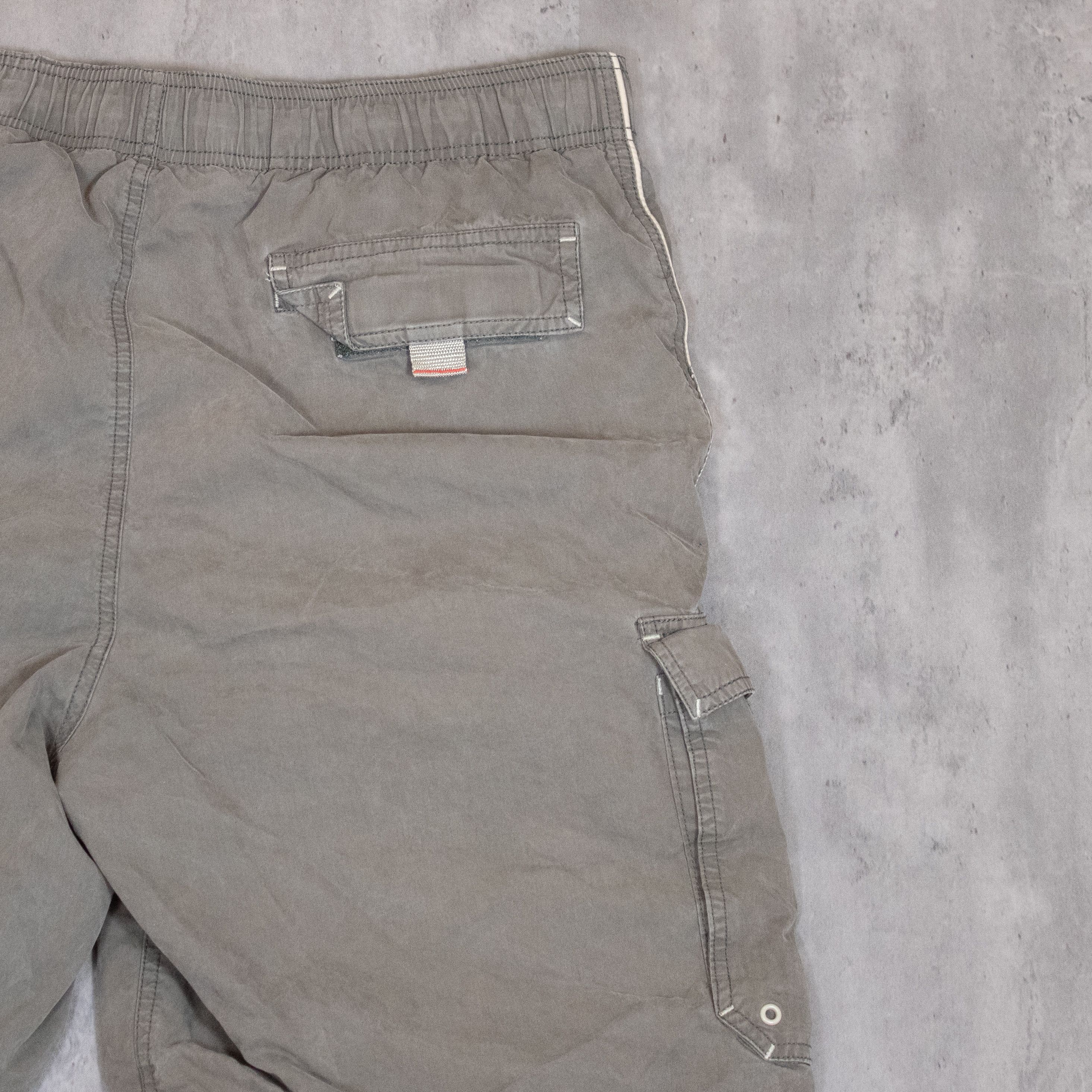Vintage Y2K 2000's Gotcha Sport Charcoal Grey Baggy Shorts Size US 37 - 13 Thumbnail